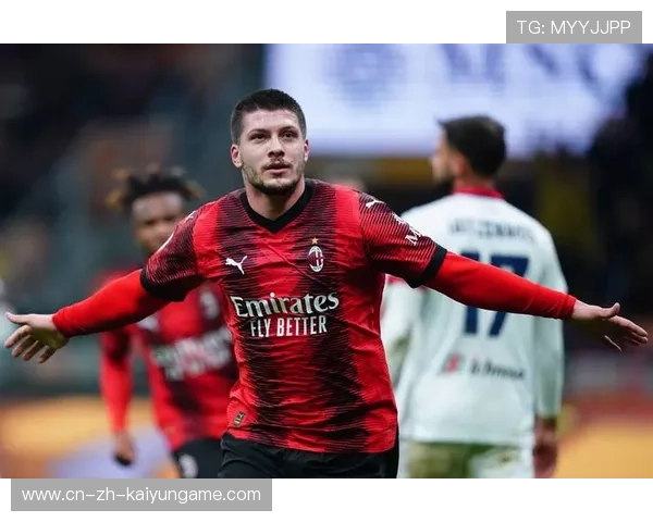 AC米兰防守一对一：后卫群进行近身盯人实战训练